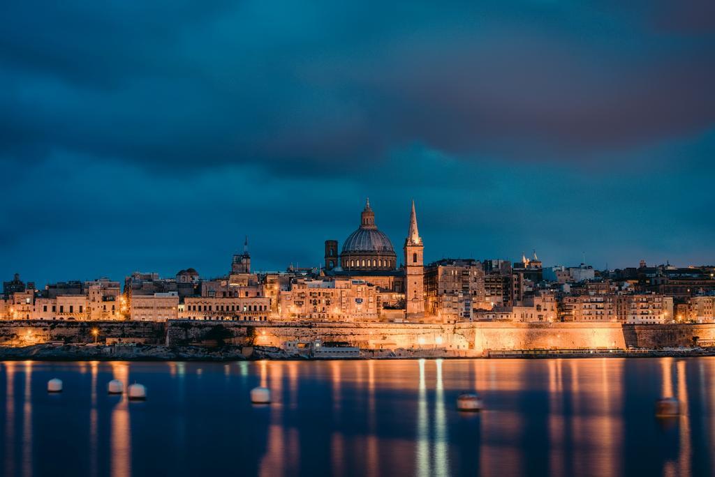 Apartment With Stunning Seaviews Sliema Exterior photo